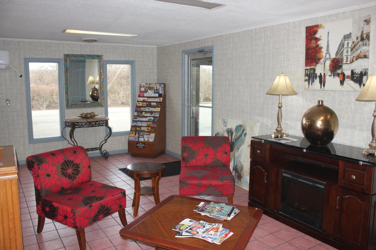 Red Carpet Inn - Louisville Eksteriør bilde