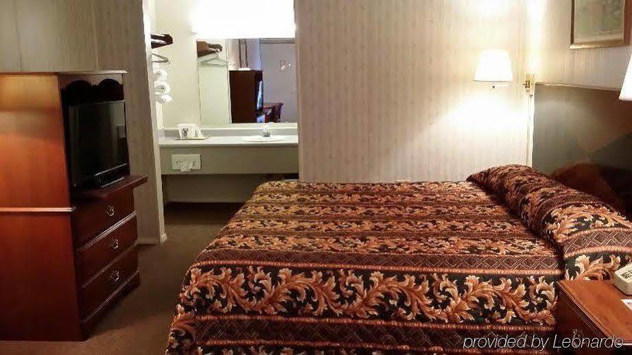 Red Carpet Inn - Louisville Eksteriør bilde