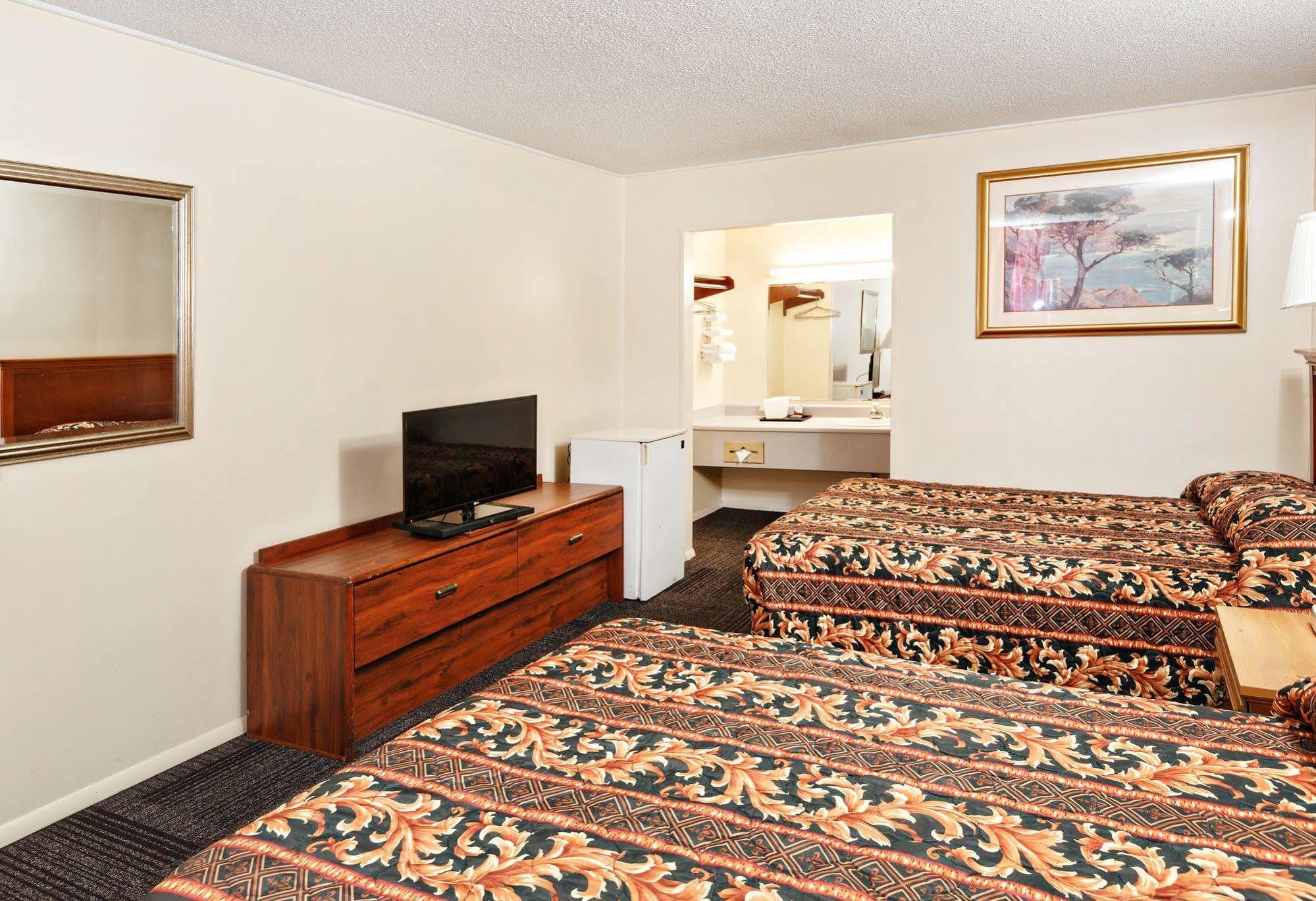Red Carpet Inn - Louisville Eksteriør bilde